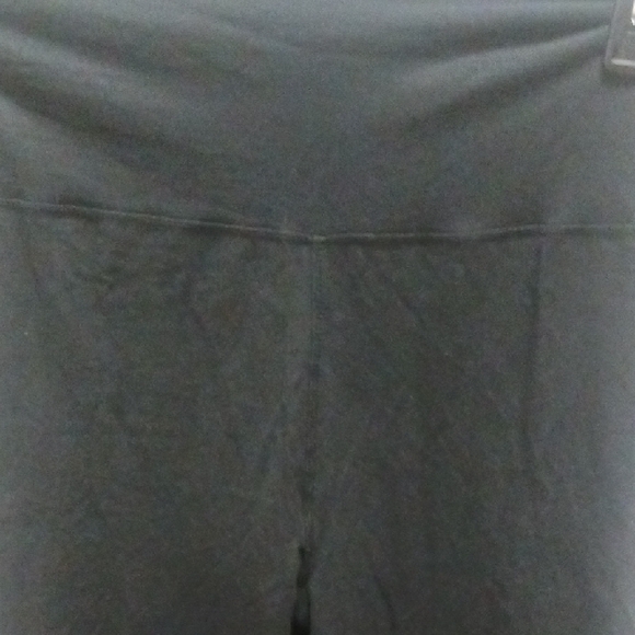 Earth Yoga Black Leggings - Picture 2 of 6